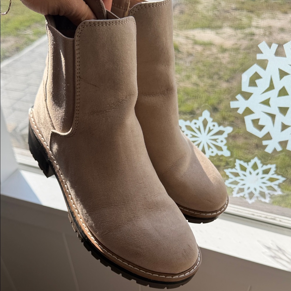 Kensie Beige Ankle Booties